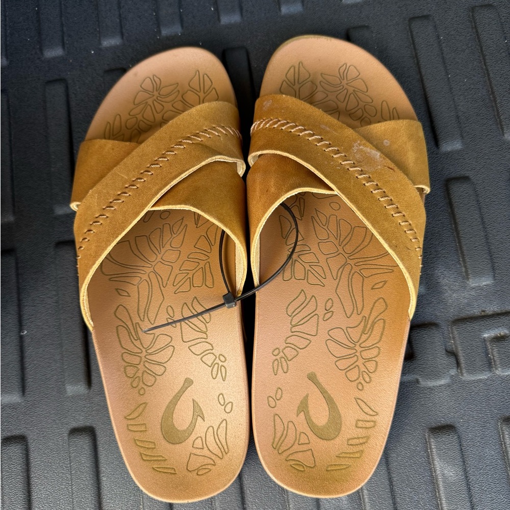 Olukai Kipea Olu Slide Sandals with Leaf Pattern